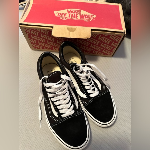COPY - Vans Old Skool Sneakers - Picture 2 of 5